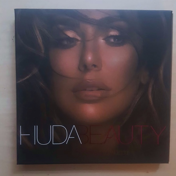 Huda Beauty Bronze Sands Highlighter Palette - Picture 1 of 3